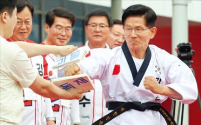 李 "대법과 소통땐 '기각' 얘기"…金 "대법에 내통자 있다고 실토"