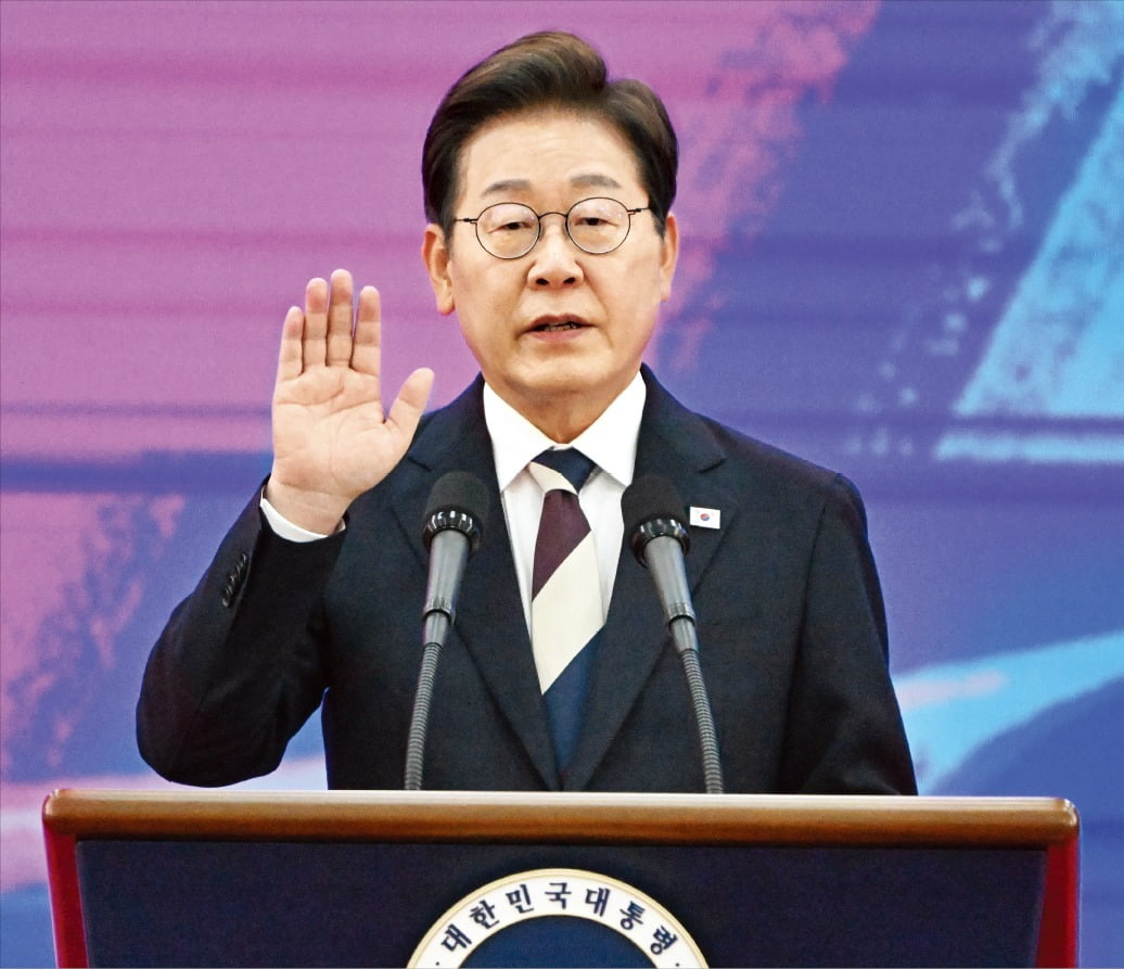 < “새로운 나라 만들겠다” alt=