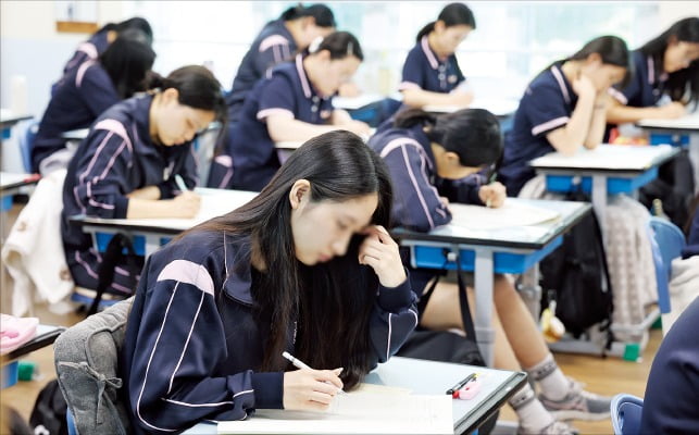 [사진으로 보는 세상] "모의평가도 실전 수능처럼"