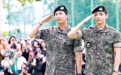 완전체 시동건 BTS…RM·뷔 軍전역