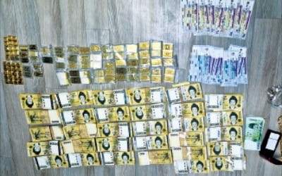 대여금고에 금괴, 베란다엔 수표다발 … 악질 체납 1조 '덜미'