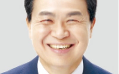 진옥동의 특명 "경영진, AI 실전 역량 강화해야"