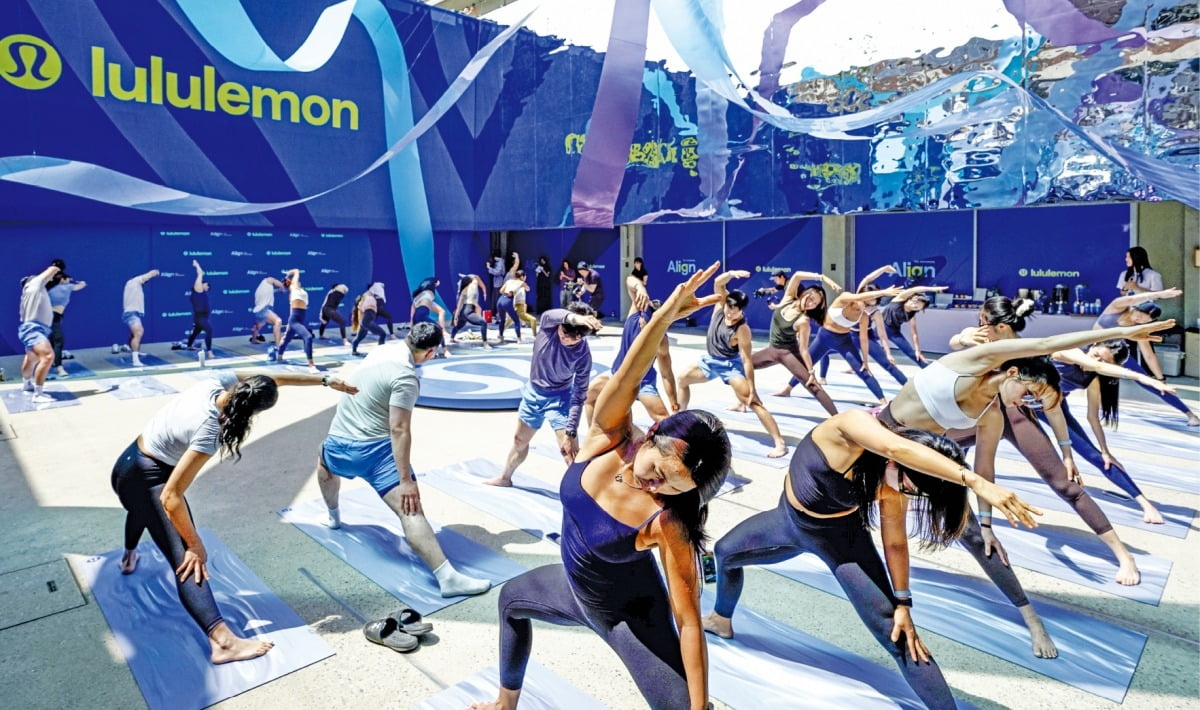 <b>움직임의 자유를 선사하는 레깅스, 룰루레몬 Align 10주년 기념 요가 클래스 현장 공개</b>