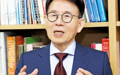민병철 중앙대 석좌교수 "오겜에 나온 K놀이, 해외에 알립니다"