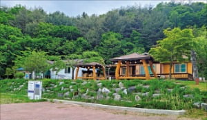 방곡도깨비마을 숙박시설 겸 워케이션 공간은 장기 체류가 가능하다.
