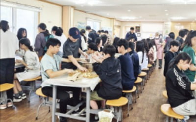 강화 달빛동화마을, 사계절 수확 체험…고구마컵케이크 만들기 인기