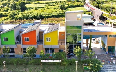 금산 조팝꽃피는마을, 폐교가 관광지로…인삼꽃주 직접 빚어 봐요