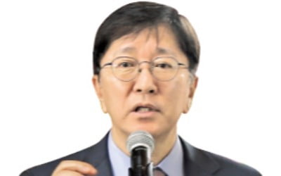"연봉 5억·주택 지원 AI 인재 200명 유치"