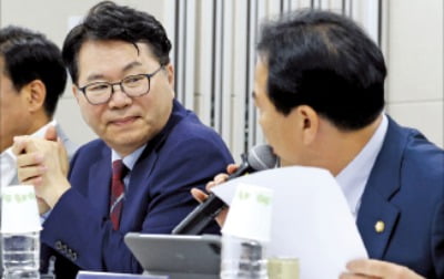 "세수 추계·경기 진단 잘하라"…기재부 기강잡은 국정기획위