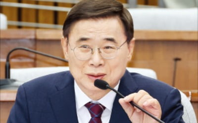 이종석 청문회 공방…野 "북한 연락소될라" 與 "사과하라"