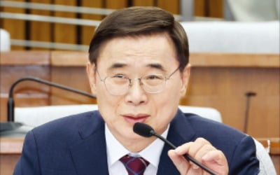 이종석 청문회 공방…野 "북한 연락소될라" 與 "사과하라"