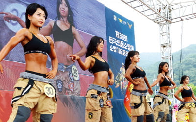 [사진으로 보는 세상] "국민 안전 지킬게요"…내가 몸짱 소방관