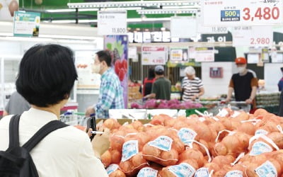 "폭우 내리면 다 썩는데 어쩌나"…이른 장마에 '초비상'