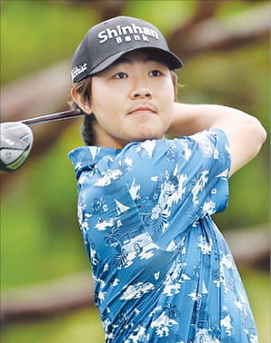 김성현이 지난 22일 ﻿제68회 KPGA 선수권대회 최종 4라운드 1번홀에서 티샷을 하고 있다.  KPGA 제공