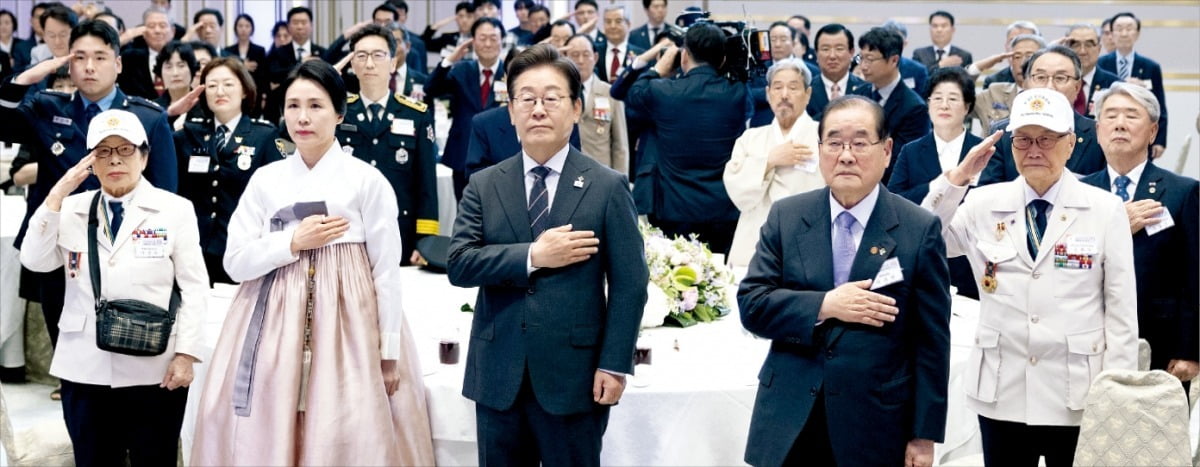 [포토] 유공자·보훈가족 靑 영빈관 초청