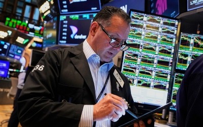 美 경기둔화 우려에 혼조 마감…테슬라 3%대 하락 