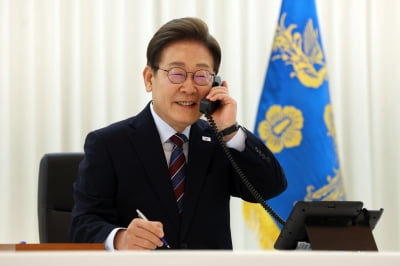 [속보] 李대통령, 체코 총리와 통화…"양국관계 발전 기뻐"