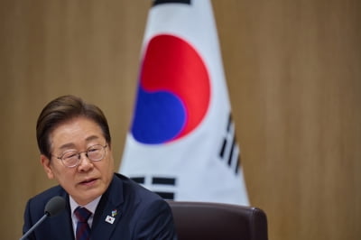 “무거운 책임감” 李대통령, 직원 건강악화에 우려와 격려