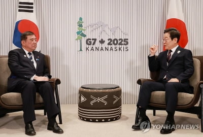 韓日정상 "한미일 공조 지속적으로 유지·발전 시킬 것"