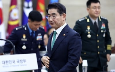 김용현 전 장관 측 "특검과 공모해 불법구속시도"…재판부 기피 신청