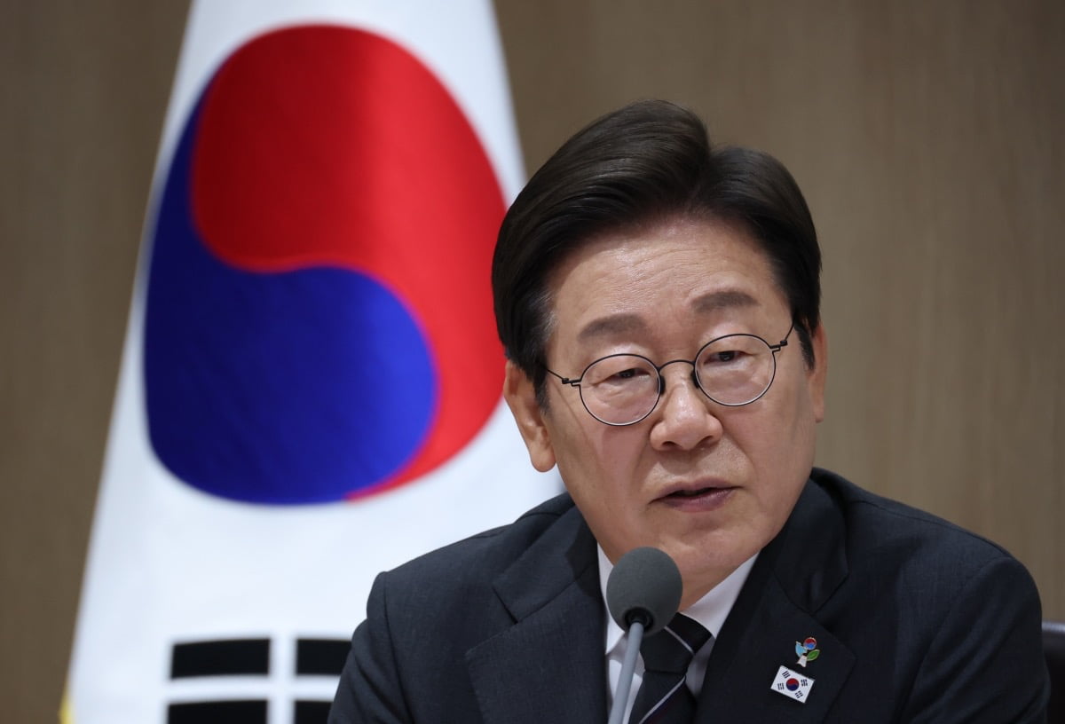 李대통령 "SNS 외교 메시지, 상대국 언어 병기하라"