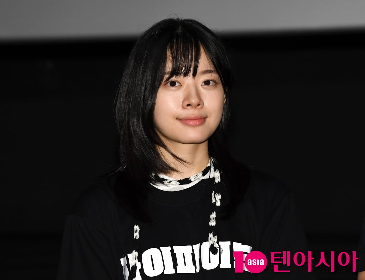 Lee Jae-in Attends 'High Five' Stage Greeting in Seoul