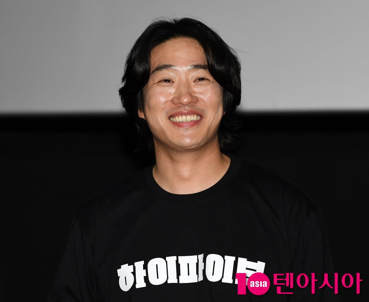 俳優アン・ジェホン、映画『ハイファイブ』舞台挨拶に登場