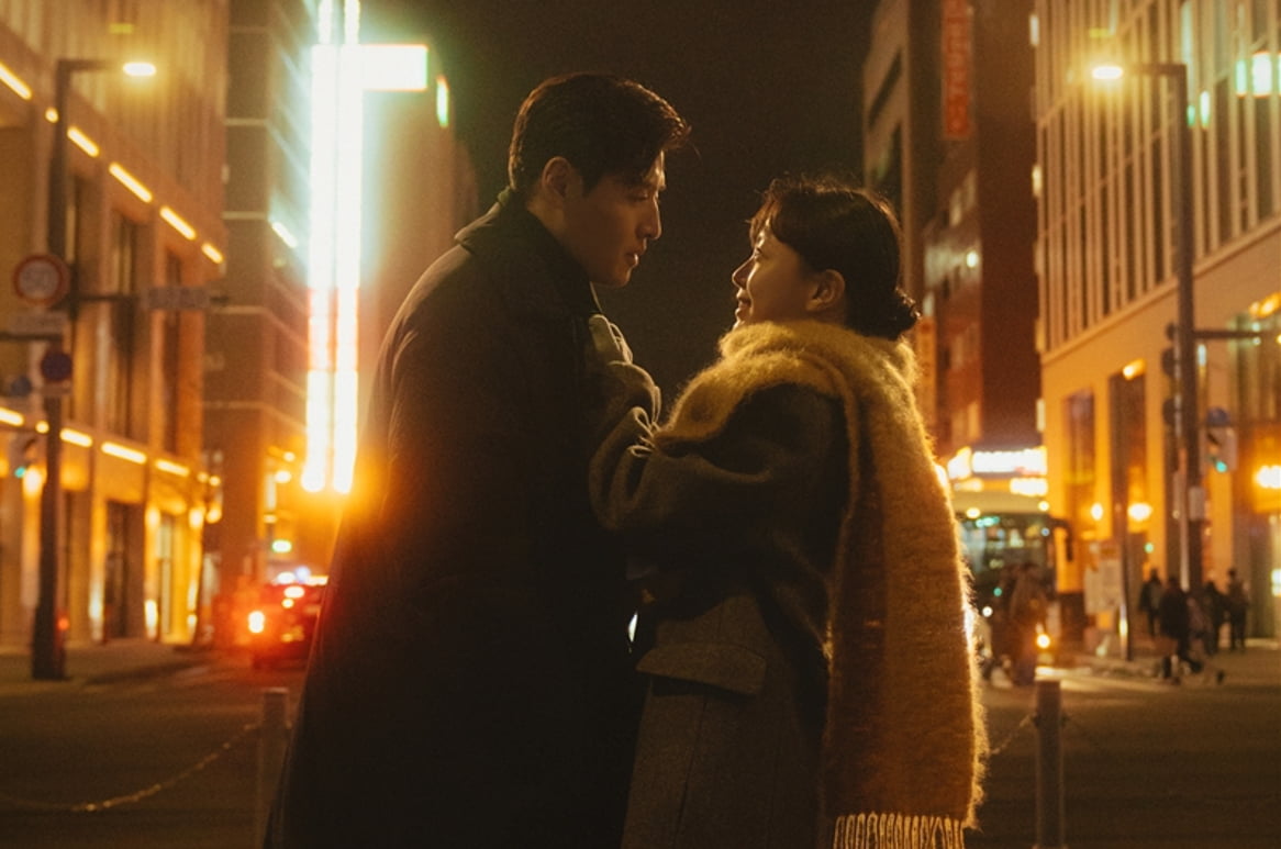 カン・ハヌルとコ・ミンシ、札幌の夜を彩るロマンチックなデート