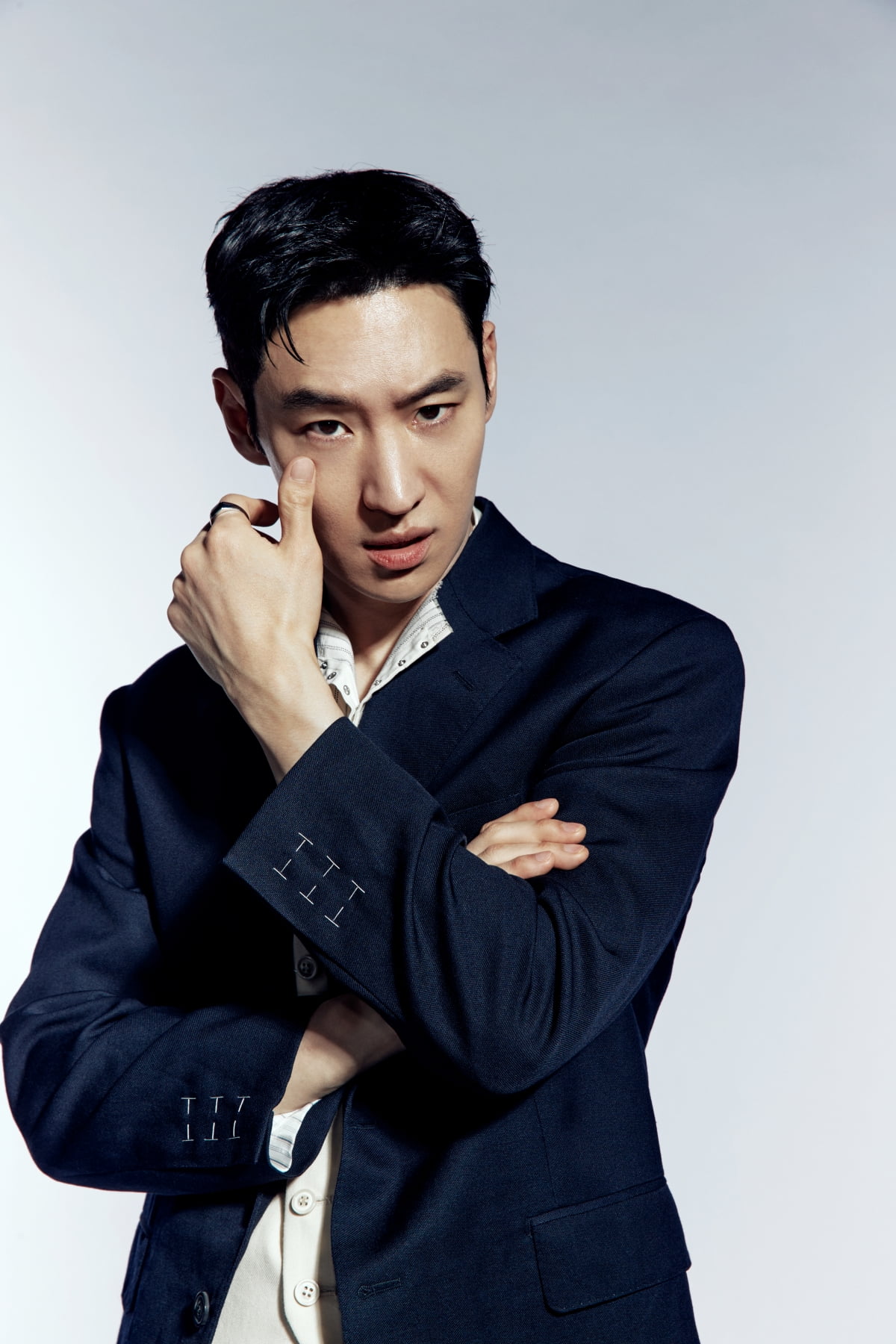 Lee Je-hoon Reflects on the IMF Era Through 'Soju War'