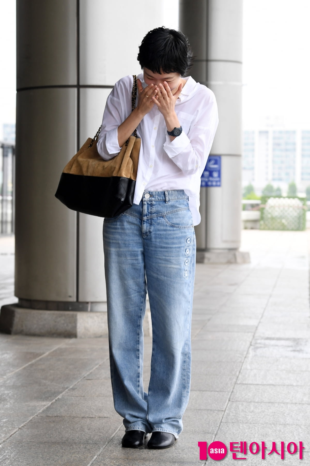 Actress Kim Go-eun Departs for Japan via Gimpo International Airport