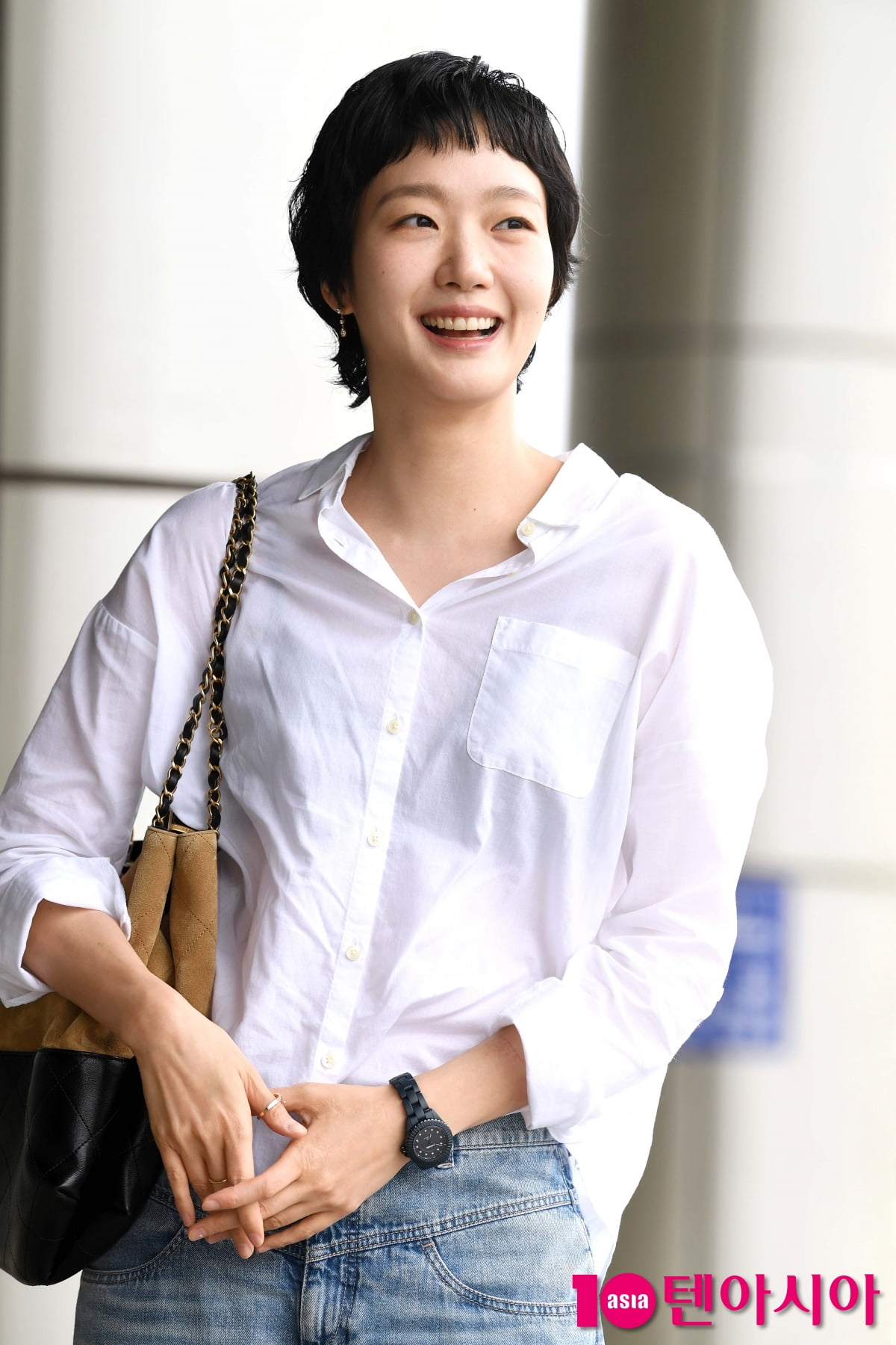 Actress Kim Go-eun Departs for Japan via Gimpo International Airport