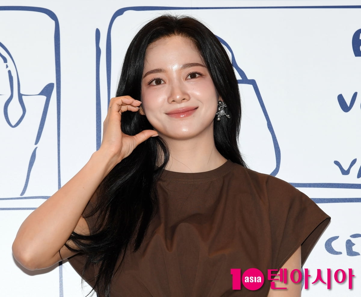 女優キム・セジョン、LONGCHAMP X CONSTANTINのポップアップストアオープンイベントに登場
