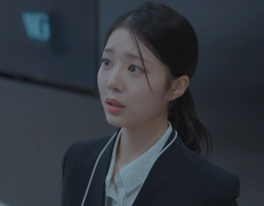 Han Chae-rin Shines in 'Unknown Seoul' as Passionate Lawyer Min Ye-rin
