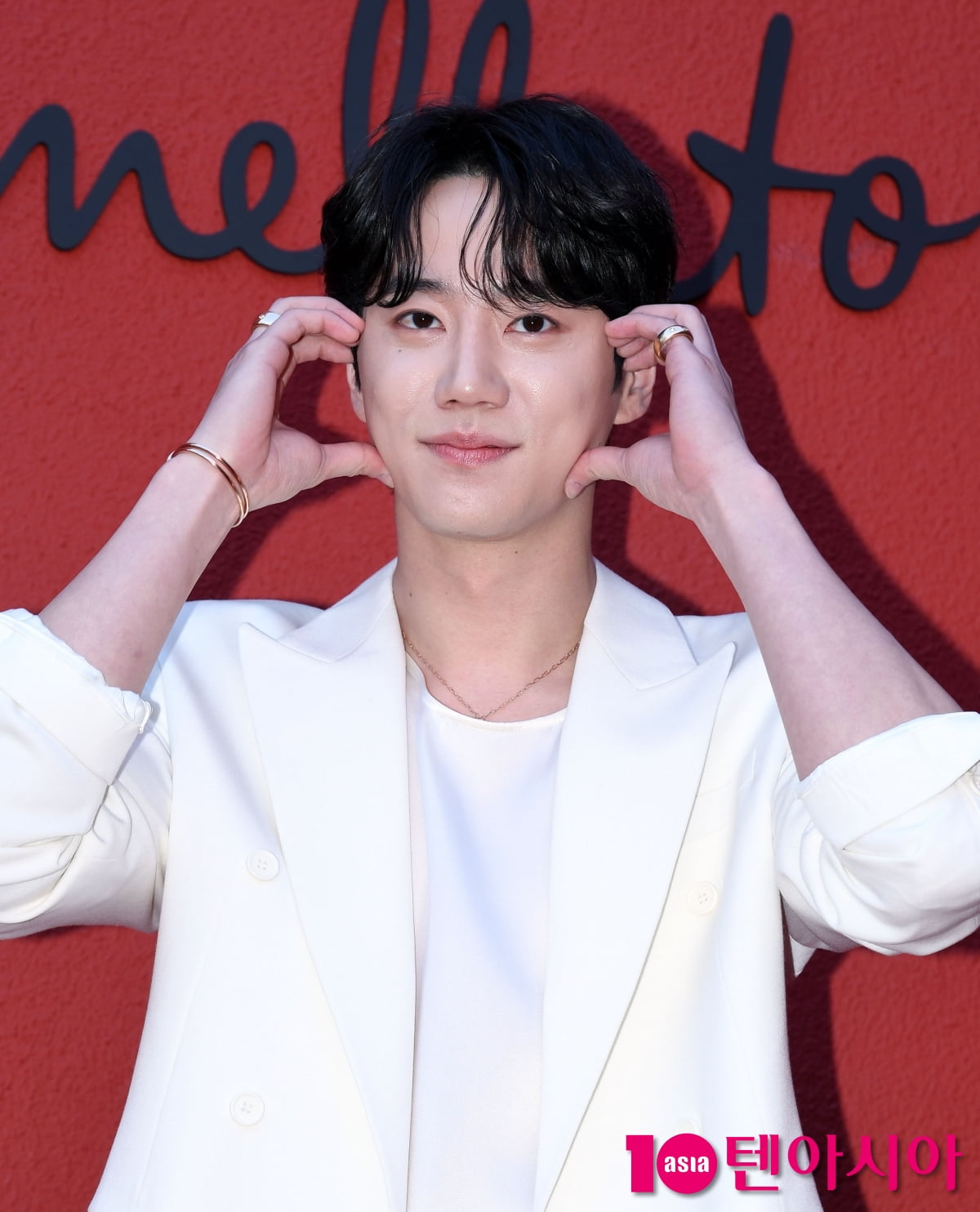 イ・ジュニョン、OTTから地上波まで俳優としての地位を確立
