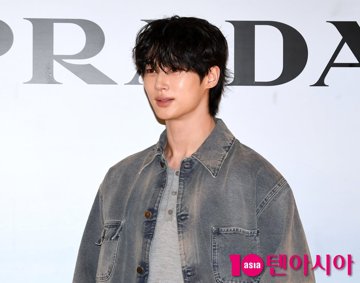 Actor Byeon Woo-seok Shines at PRADA Days of Summer Pop-up Event in Seoul