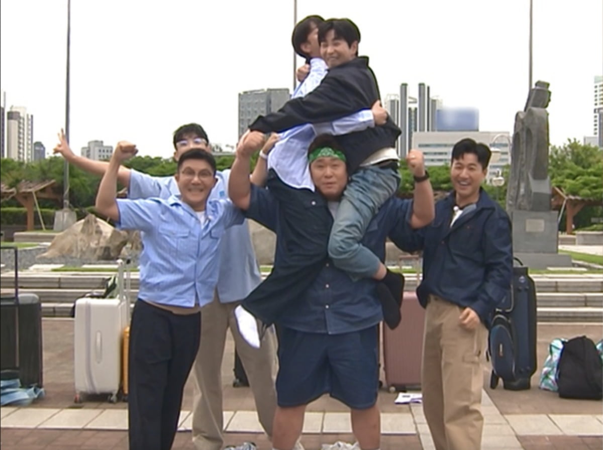 KBS2's '2 Days & 1 Night' Season 4: Kim Jong-min Shocks with Nude Photoshoot Proposal