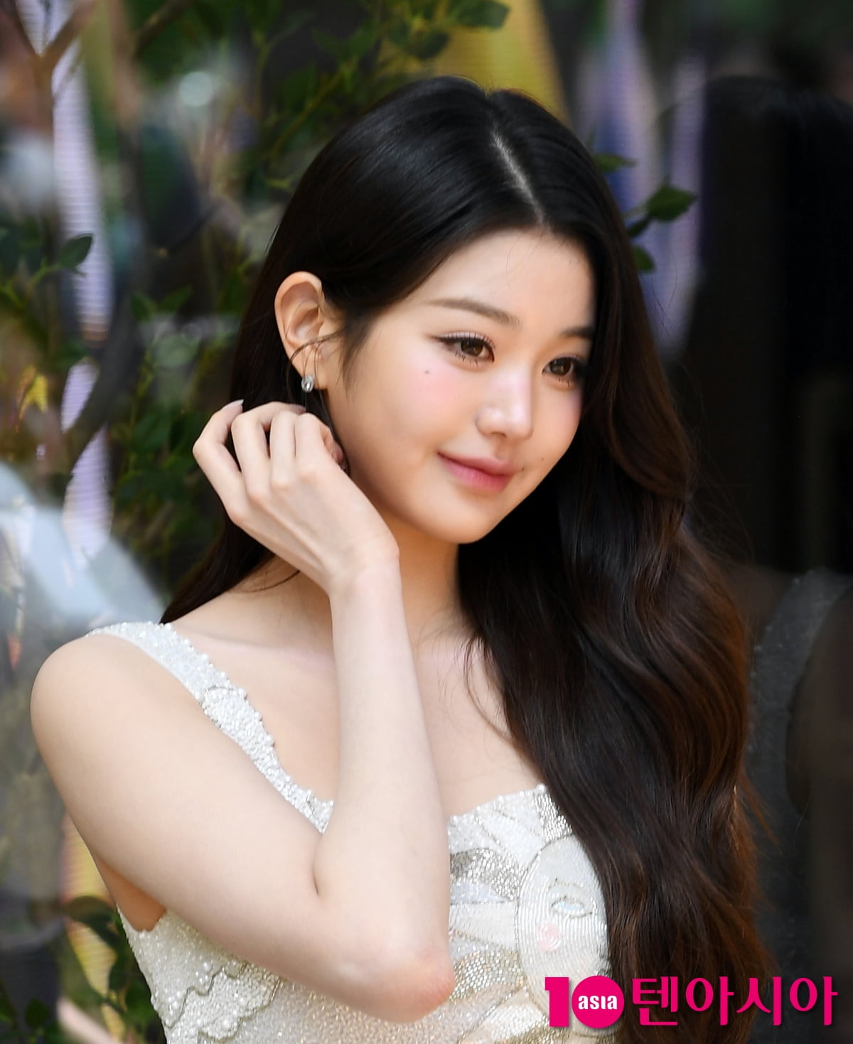 IVE's Jang Wonyoung Shines with Competitive Spirit in '1.2.3 IVE Season 6'