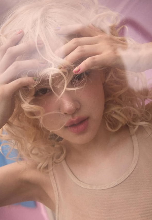 BLACKPINK's ROSÉ Celebrates 6 Months of Solo Album with Heartfelt Message to Fans