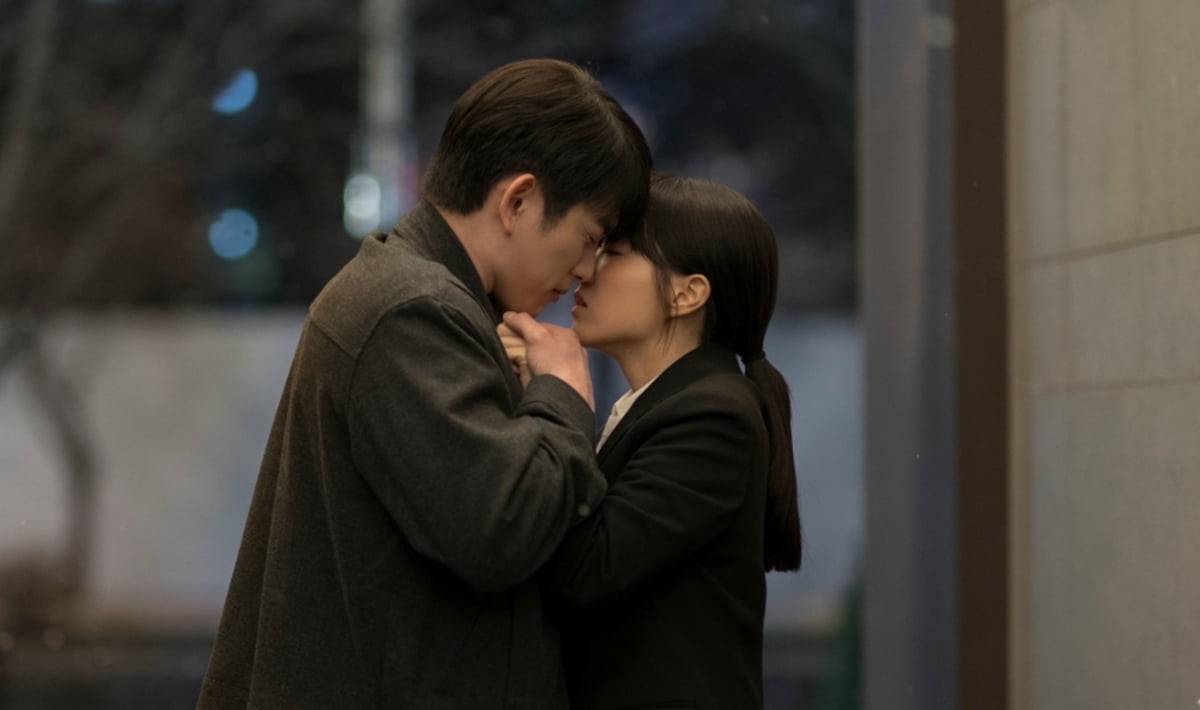 Park Bo-young Faces Consequences of Drunken Confession in 'Unknown Seoul'