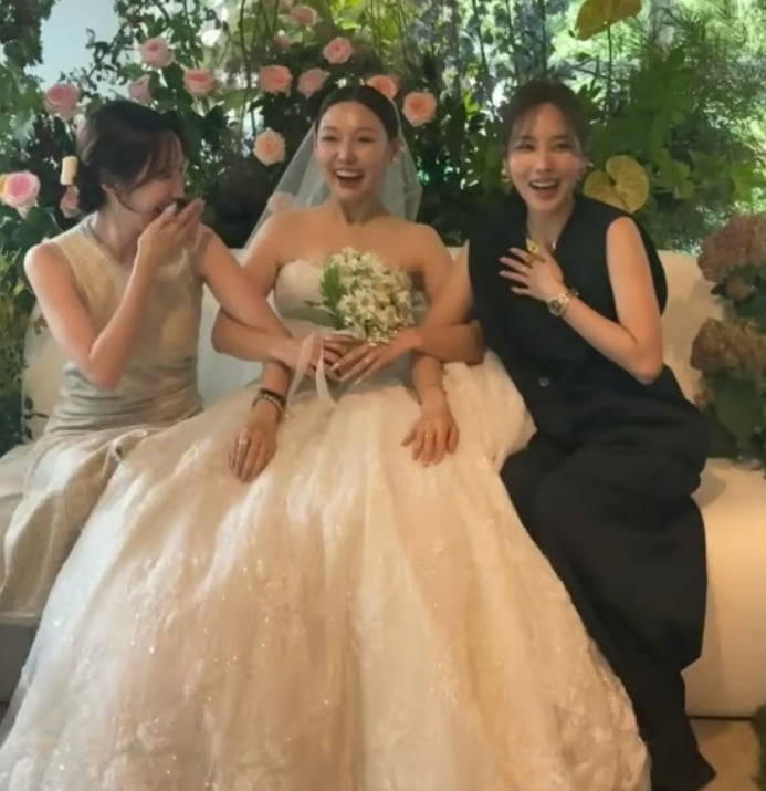 ミンの結婚式にスジ不参加、過去の不和説が再燃