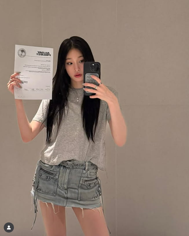 SHINSEGAEのチョン・ユギョン総括社長の長女、アニーが混成アイドルグループでデビュー