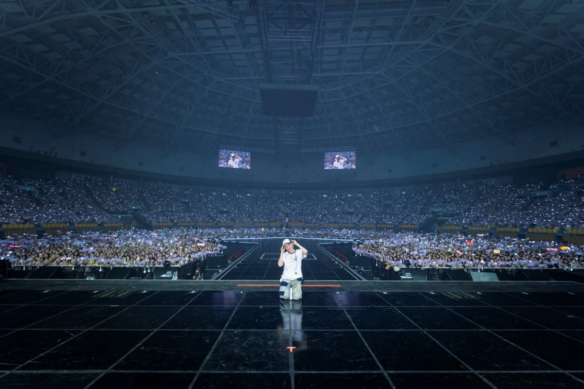 EXO's Baekhyun Kicks Off First Solo World Tour 'Reverie' with Enthralling Seoul Concert