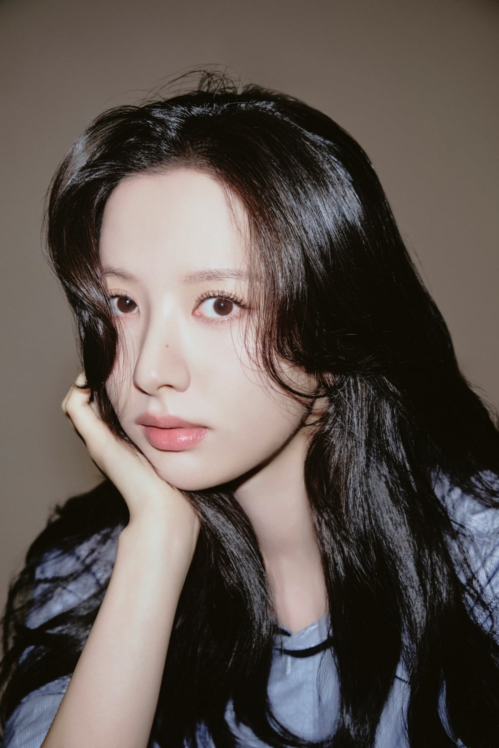 Actress Kim Ji-yeon Opens Up About Kiss Scene with Longtime Friend Yook Sung-jae