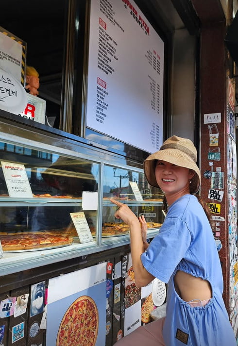Korean Actress Gong Hyo-jin Stuns with Bold Fashion Choice