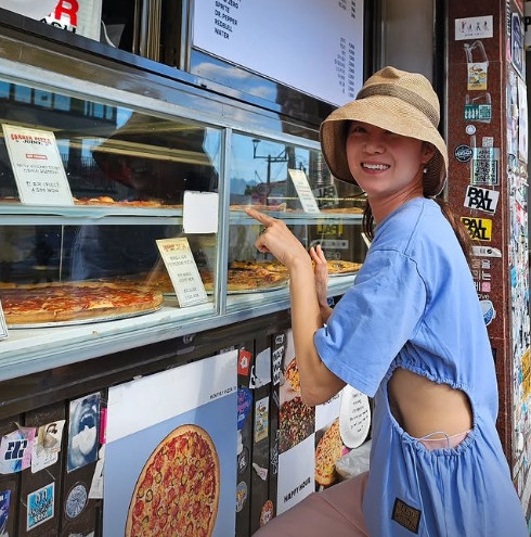 Korean Actress Gong Hyo-jin Stuns with Bold Fashion Choice