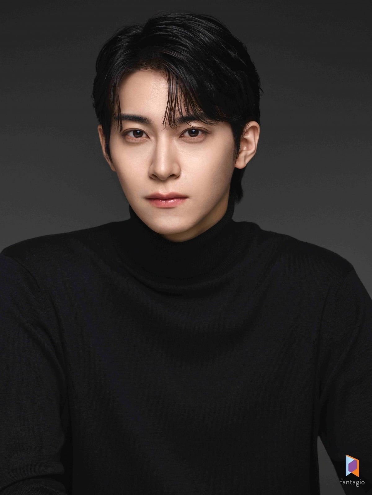 Korean Actor Han Gi-chan Shines Globally with New Profile and Expanding Career