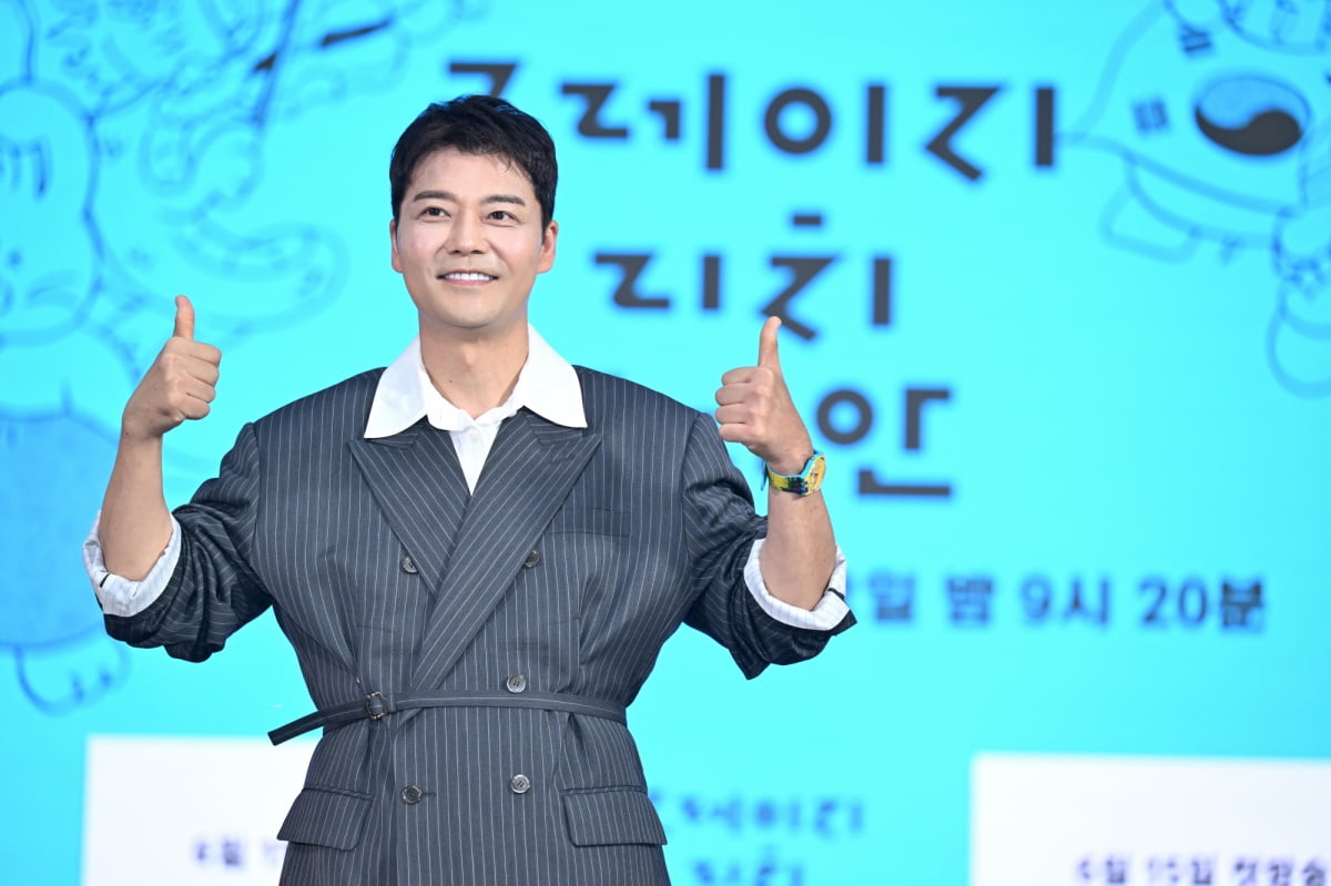Jeon Hyun-moo Discusses New Show 'Krazy Rich Korean' and His Busy Year in Broadcasting