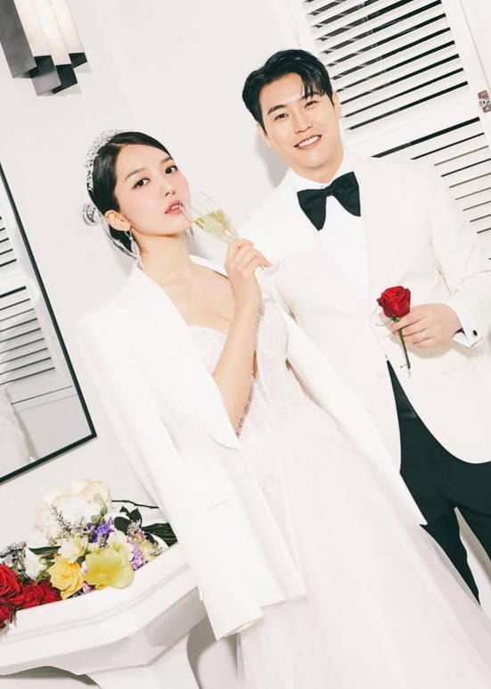 AOA出身のドファ、婚約者の顔を初公開!ウェディングフォトで幸せいっぱい