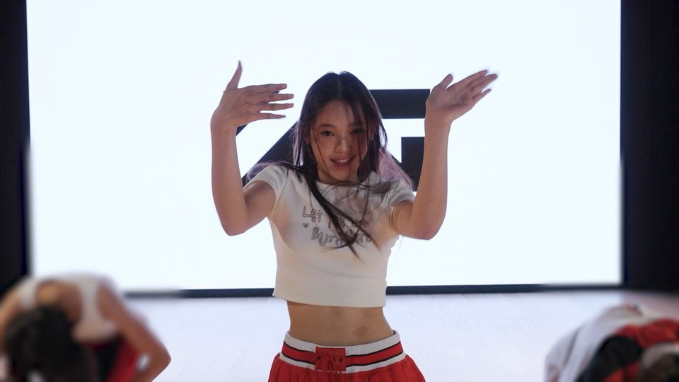 YGの新星、イベリーのダンスパフォーマンスが公開!驚異のカリスマ性で視線を釘付け