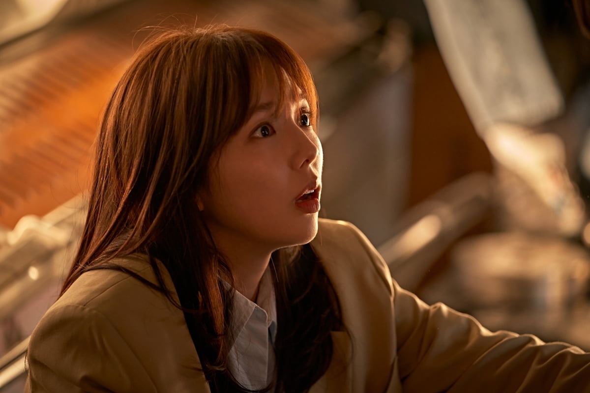 Character Still of BLACKPINK’s Jisoo Revealed Ahead of July Release of the Film 'Omniscient Reader'